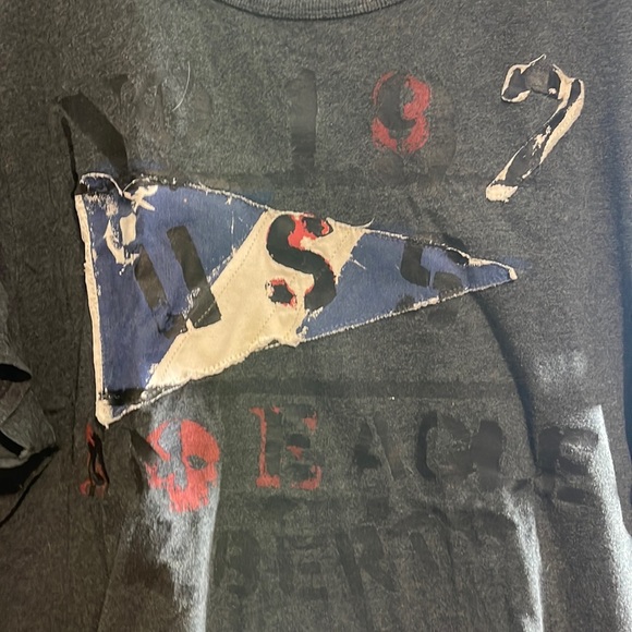 American Eagle gray shirt good condition - Picture 2 of 3